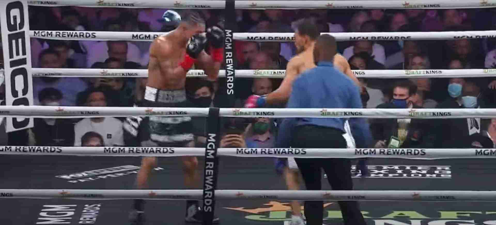 Keith Thurman vs Mario Barrios Fight Highlights