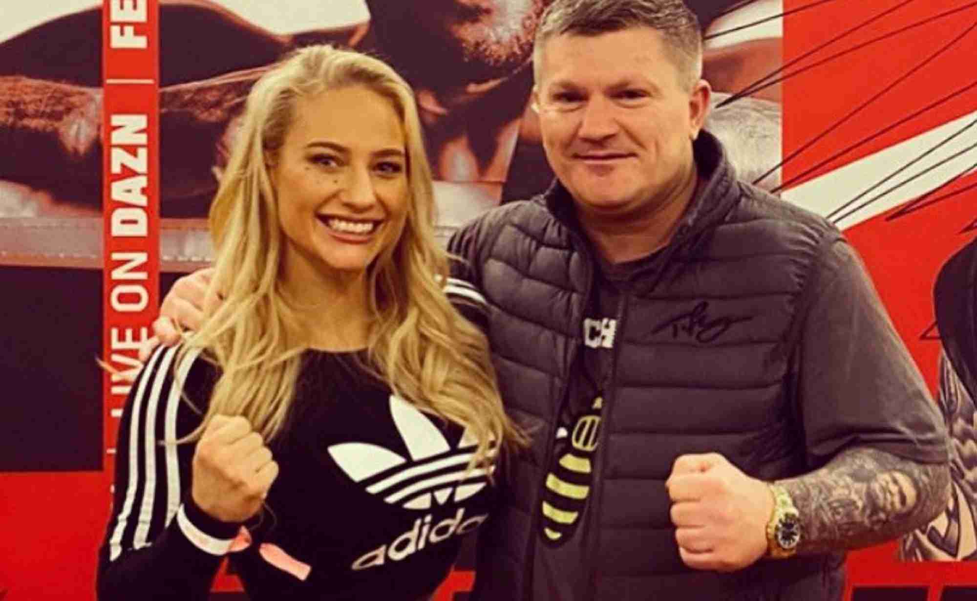 Blonde Bombshell Grabs Attention With Boxing Legend