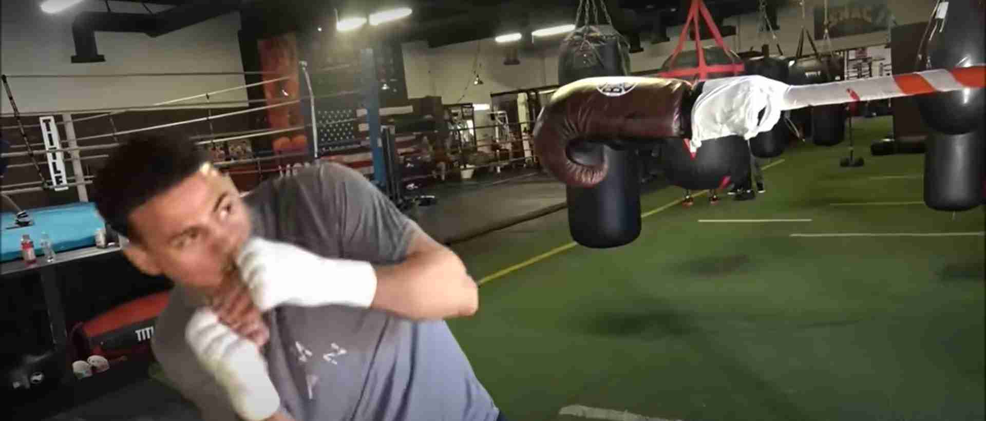 Gervonta Davis Opponent Using A Crazy Boxing Glove In Training