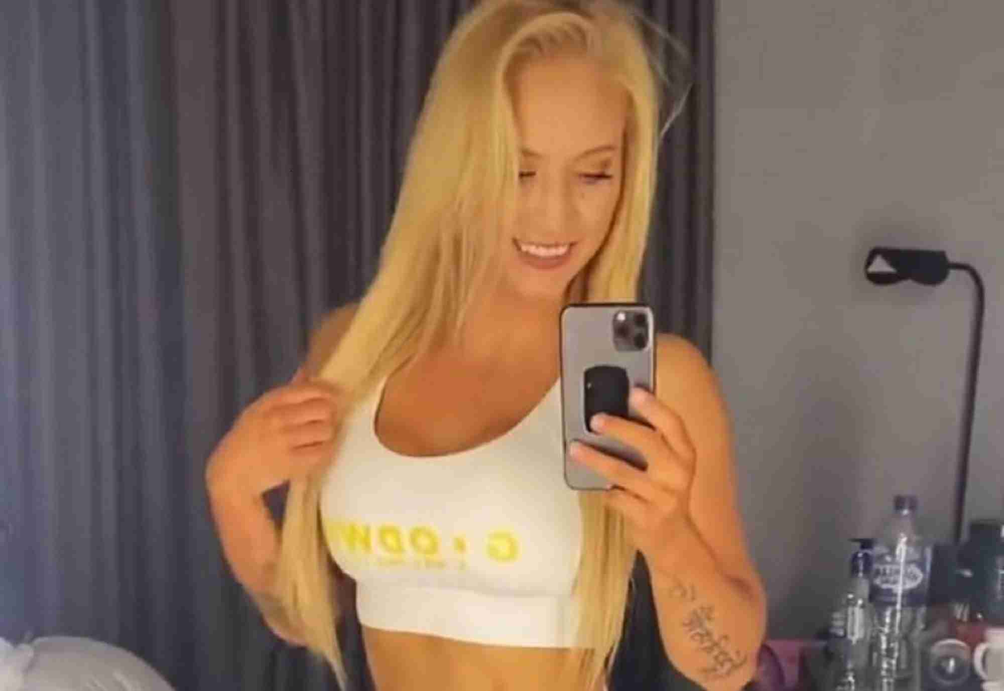Blonde Bombshell Grabs Attention With Motivation Winter Post
