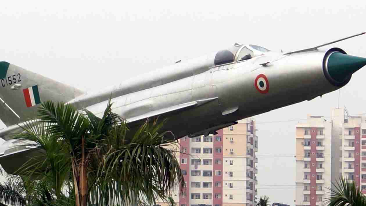 India Using Camouflage Near Pakistan To Put Off Fighter Jets