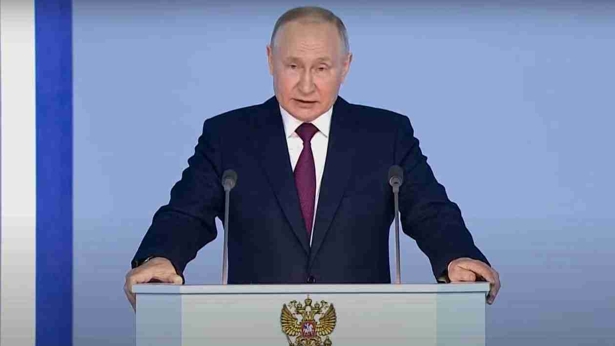 Ex-General Says Putin Has Failed In All Aspects Of War