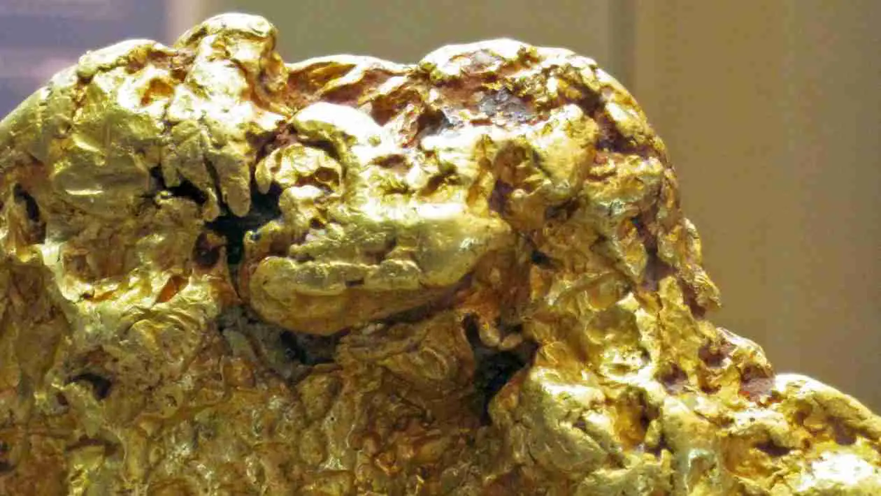 How Cutting Off Putin's Gold Proceeds Will Stop Funding His Global War