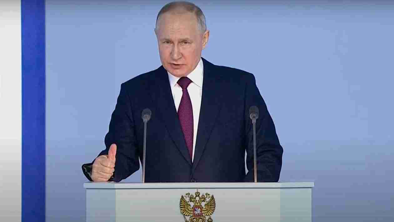 Now Even An Ex-Russian Diplomat Rubbishes Putin's Nuke Threats
