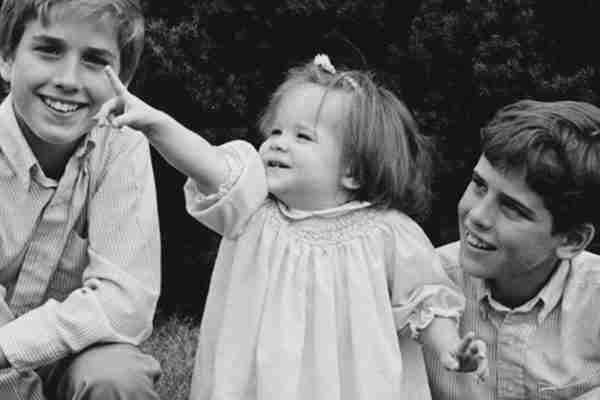 Biden Administration Finally Collapsing Under Its Own Weight As Control Of Narrative Gone With Joe Biden and His Family's Ties To Russia Ally China