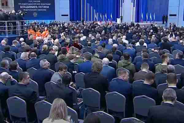 Former Russian Commander Tells Out Of Control Small Children Mangler Vladimir Putin To Shut Up
