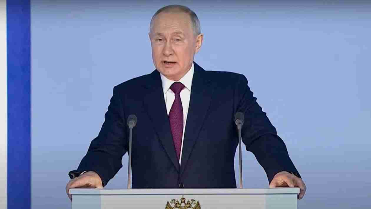 If Vladimir Putin Leaves Russia Nations Are Now Legally Bound To Arrest Him Under International Law and Arrest Warrant