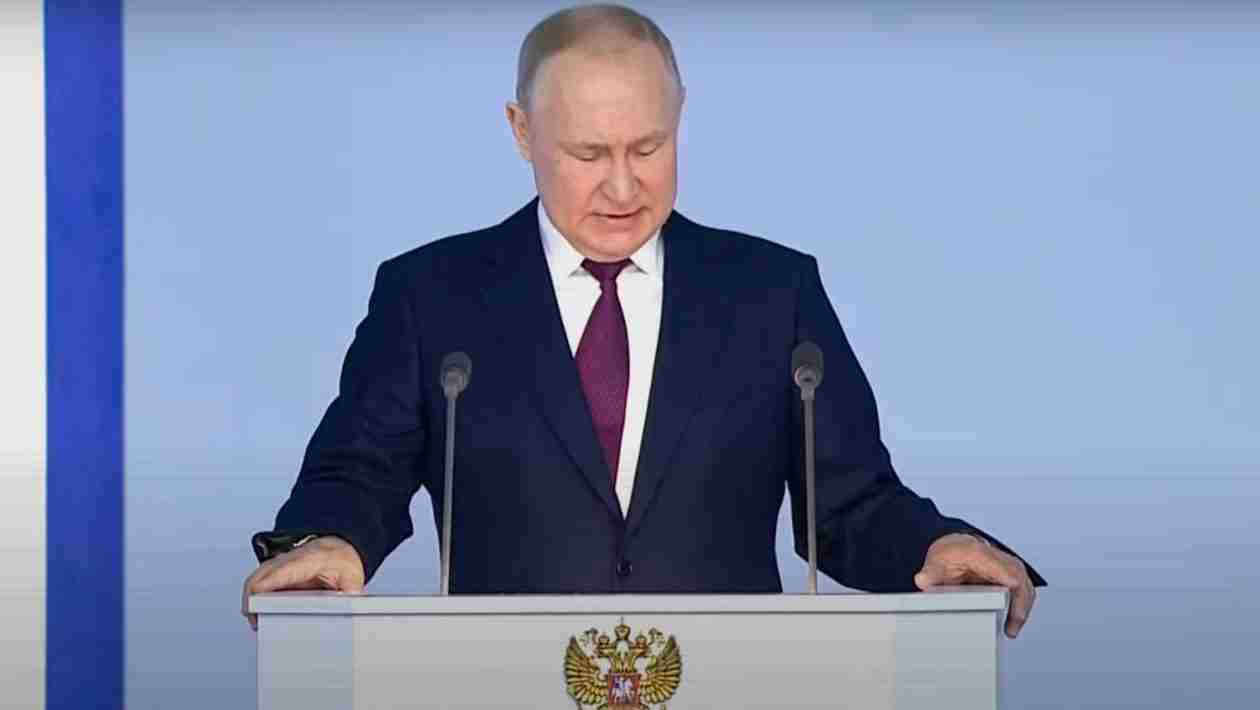Mayhem In Moscow As Small Child Mutilator Vladimir Putin's State Media In Meltdown With Guest Mysteriously Collapsing