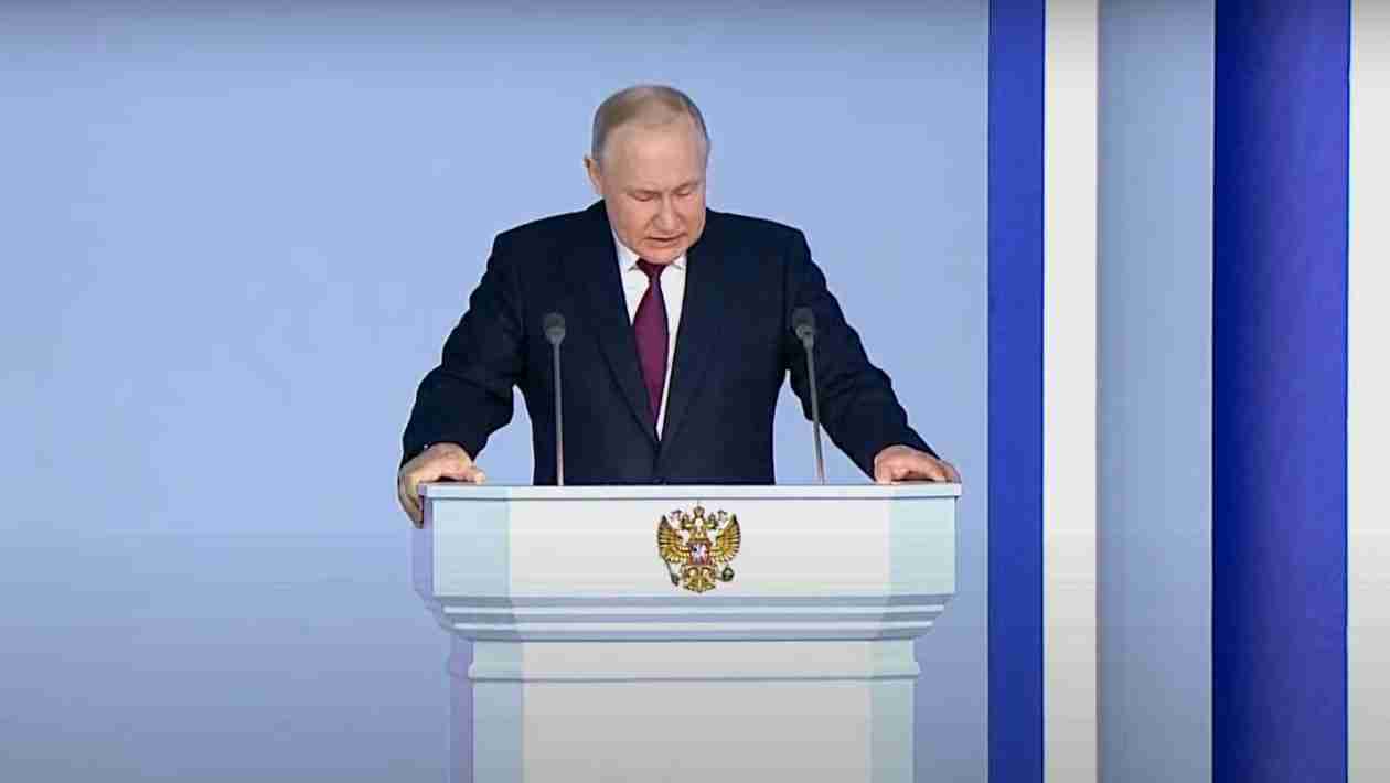 Putin Goes Back On His Conman Promises To Young Russian Students Already Trying To Rope Them Into His Failing War