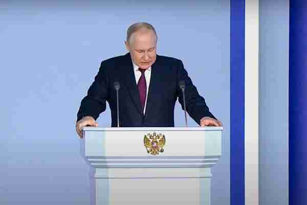 Putin Goes Back On His Conman Promises To Young Russian Students Already Trying To Rope Them Into His Failing War