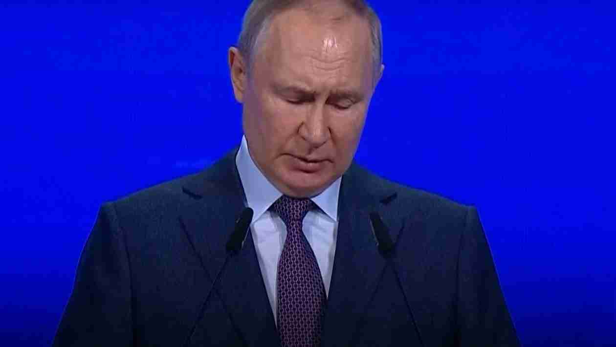 Russia Begin Hunt To Replace Putin