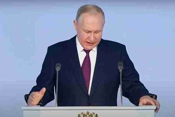 Russian Political Scientist Says Putin Likely Using Heavy Drugs