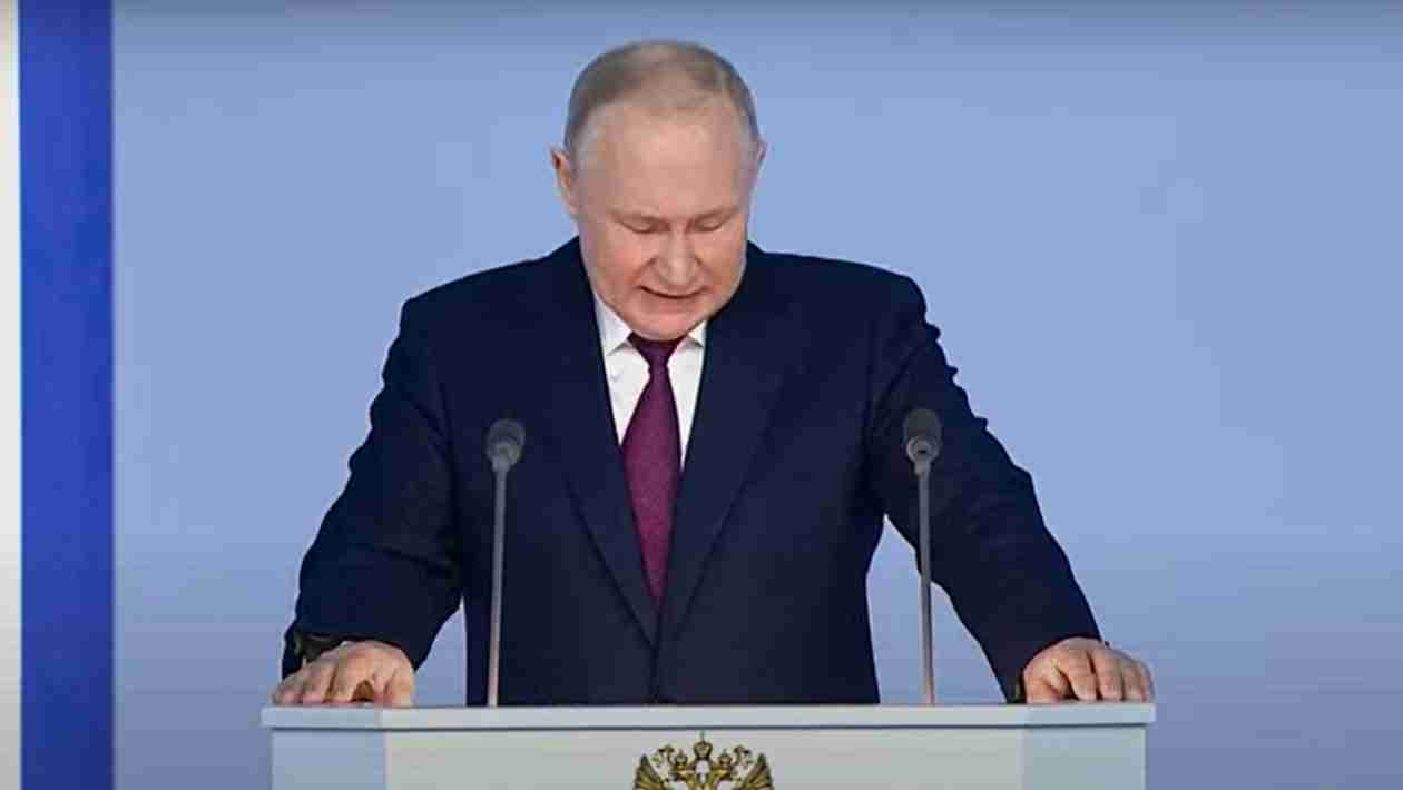 Switzerland Begin Trial For Swiss Bankers Who Transferred Millions To Putin's Assistant
