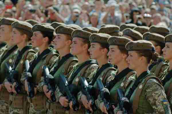 Ukraine Commander Thanks Ukraine Women For Defending Their Country and Institution
