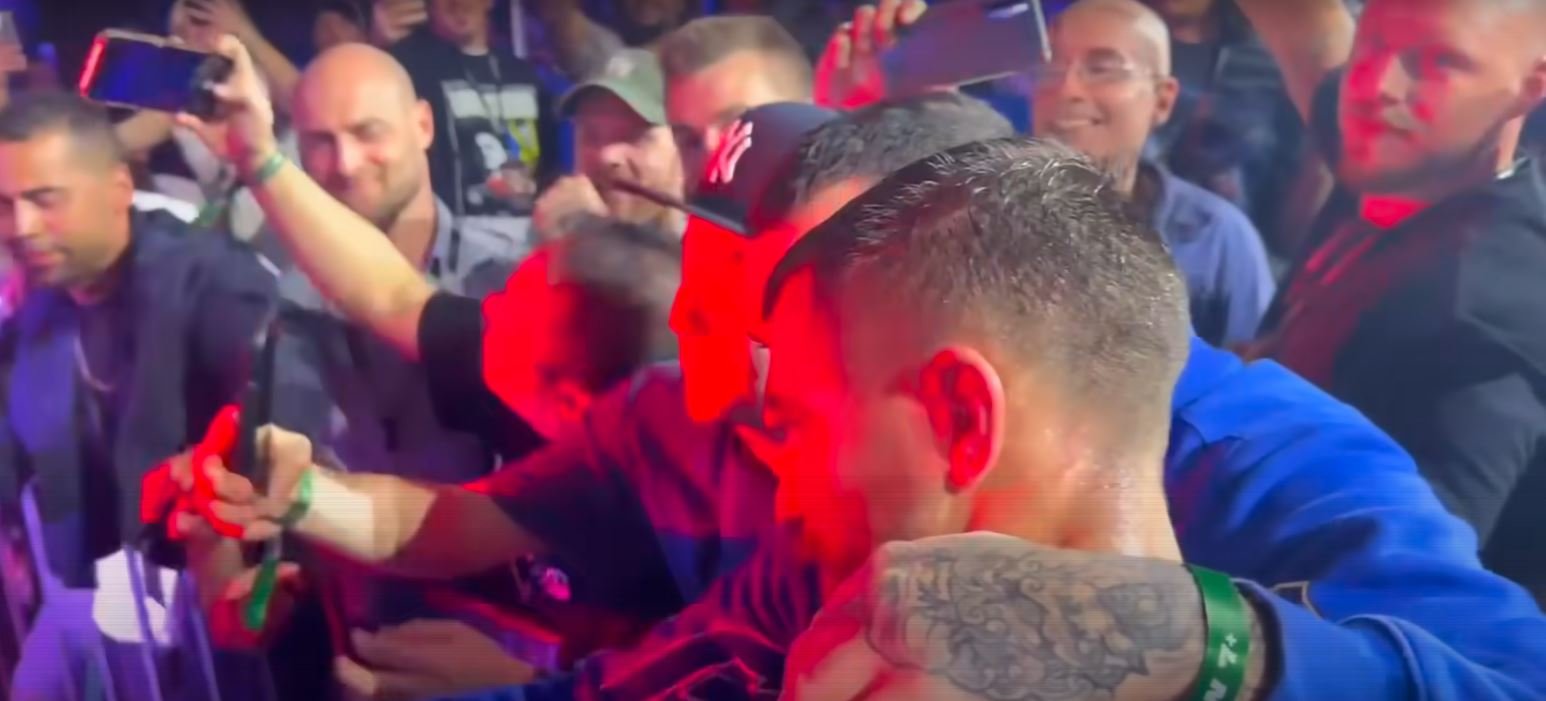 Lomachenko Mobbed By Kambosos Fans