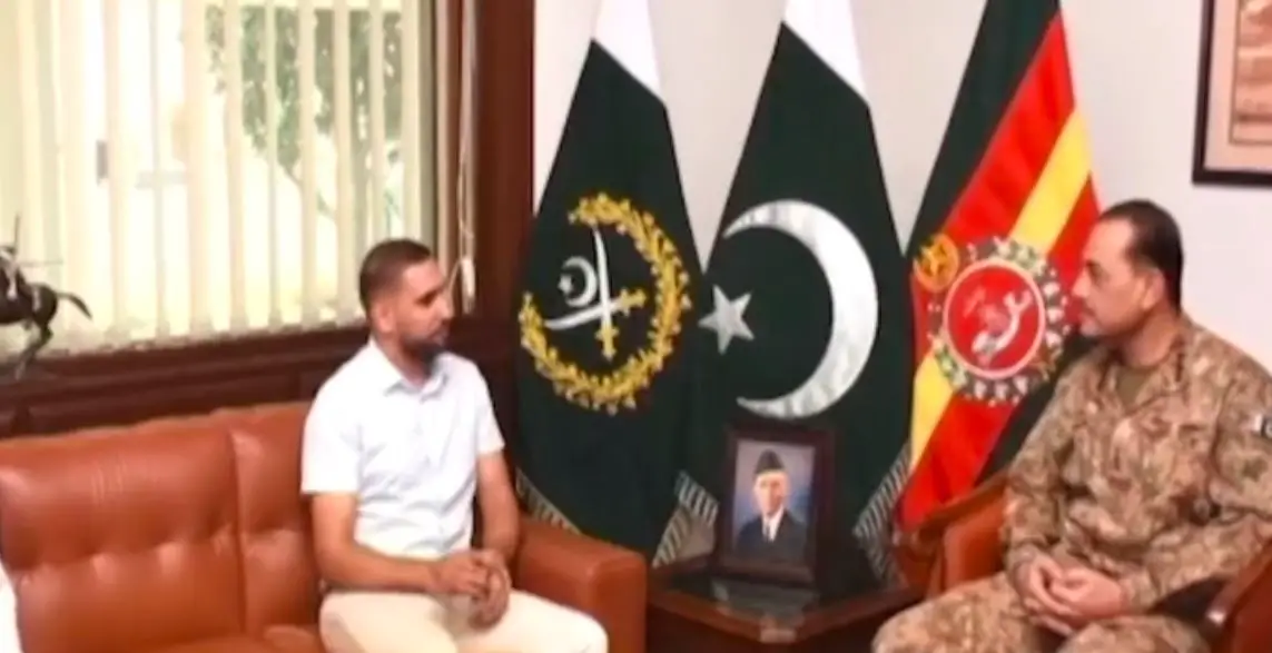 Pakistan Government Honor Boxer Amir Khan With Rank of Captain