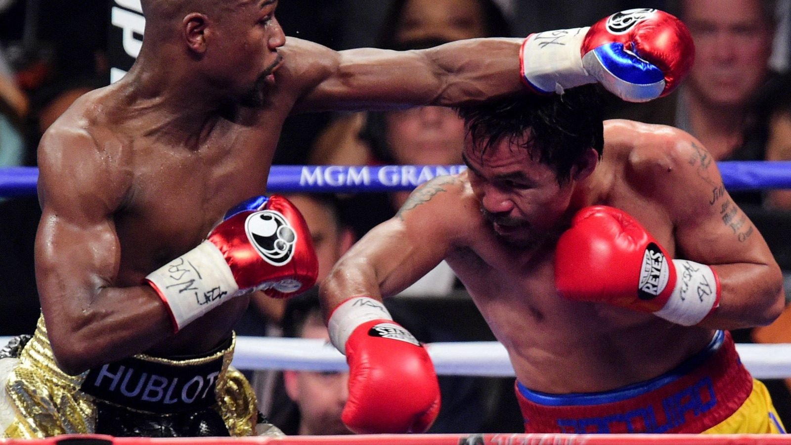 Pacquiao Teaches Kid Footwork