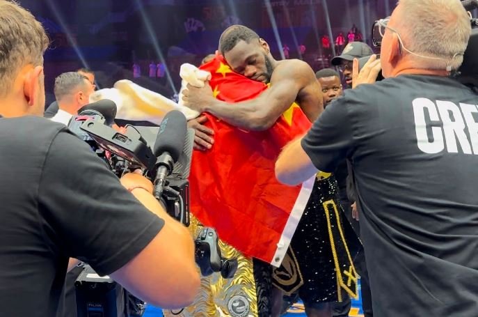 Zhang Goes Against What People Want Deontay Wilder To Do