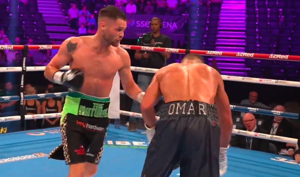 boxer literally knocked out on his feet