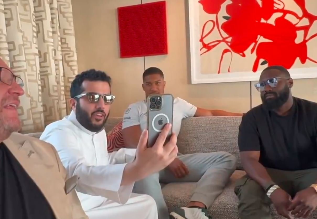 turki alalshikh facetimes tyson fury with anthony joshua