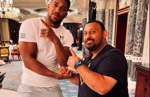 Anthony Joshua Runs Into Prince Naseem Hamed