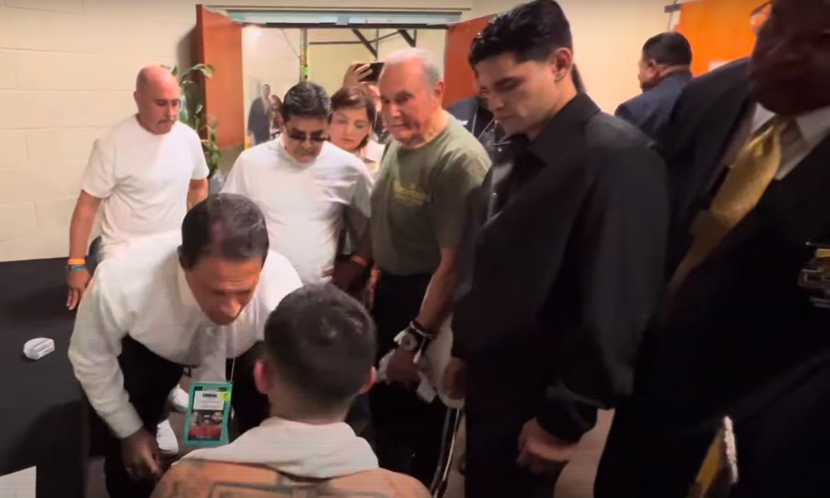 Ryan Garcia Immediate Reaction To His Brother Getting Knocked Out By Fernando Vargas Son