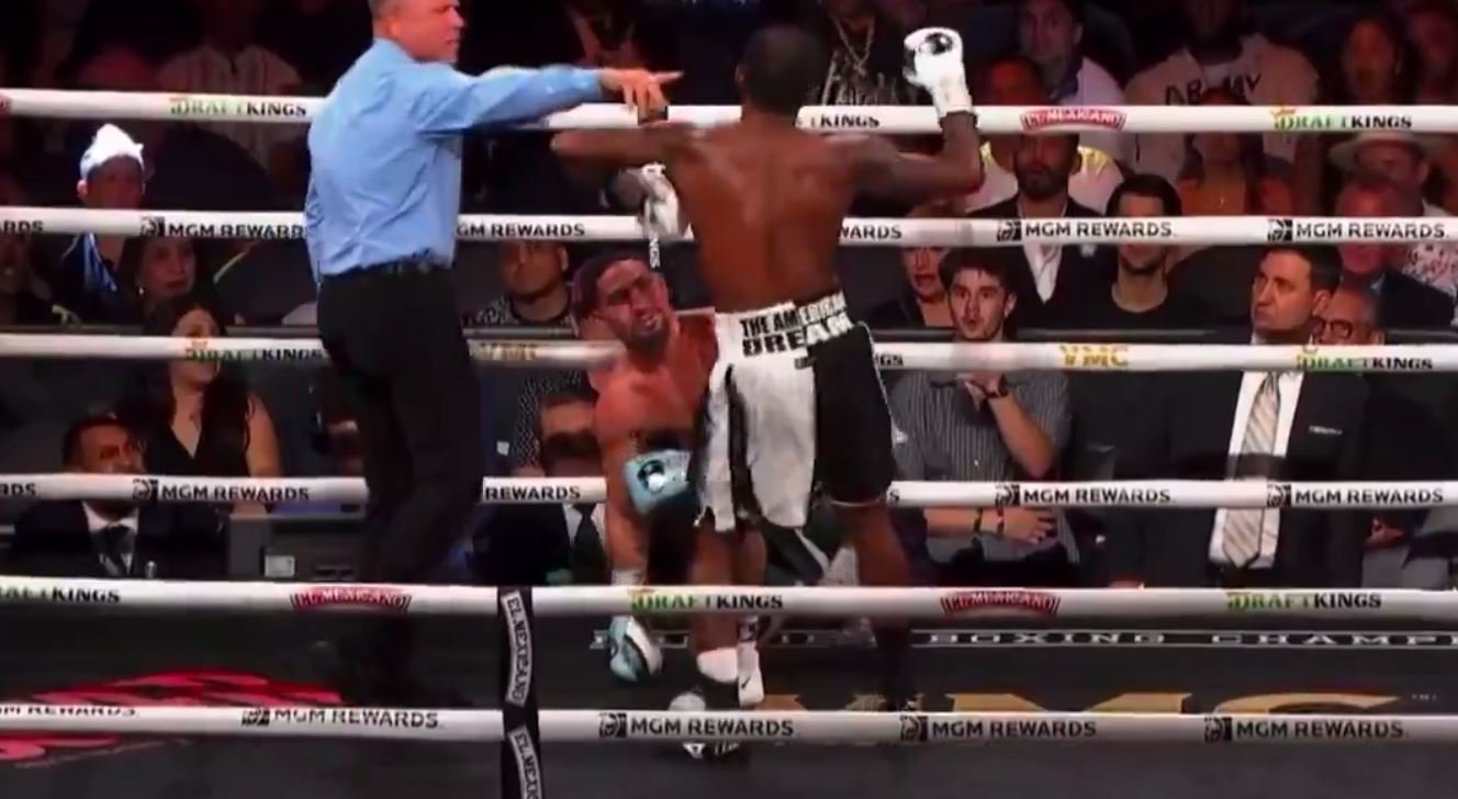 Erislandy Lara Makes Danny Garcia Quit