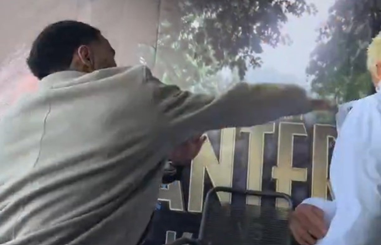 Boxer Without Warning Swings At Opponent During Face Off 2 Boxer Without Warning Swings At Opponent During Face Off