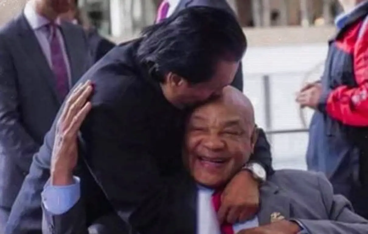 Roberto Duran Breaks Silence On George Foreman Death