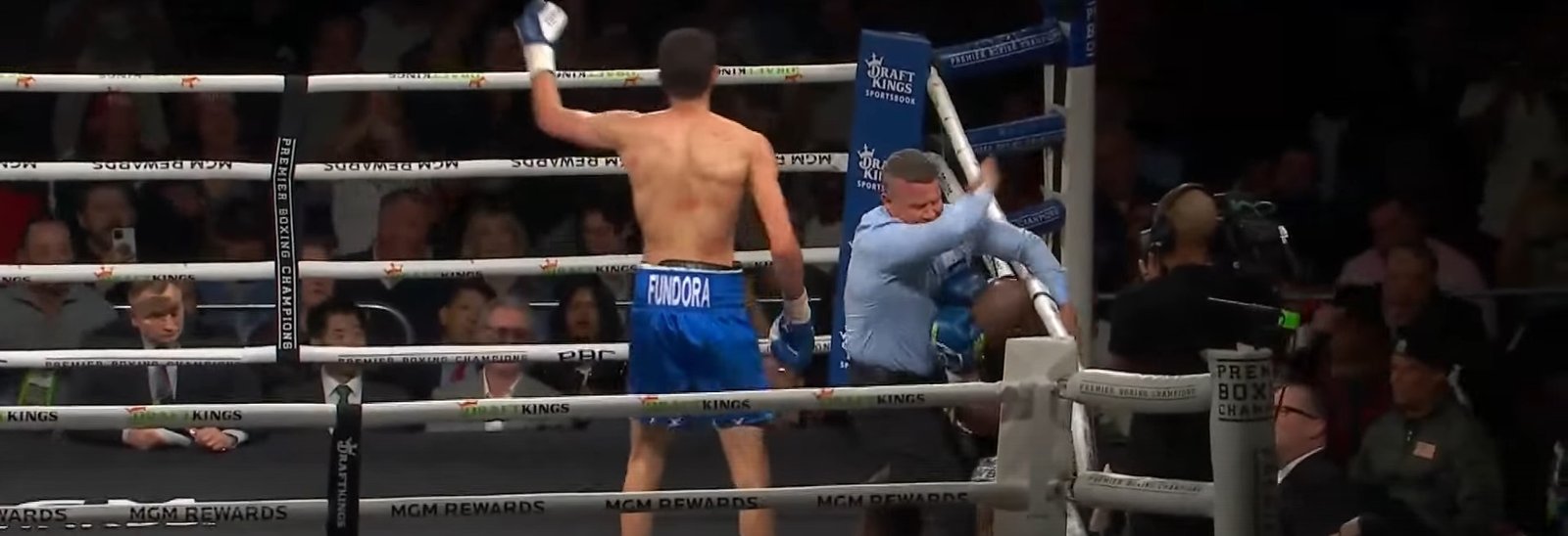 Sebastian Fundora TKO's Booker