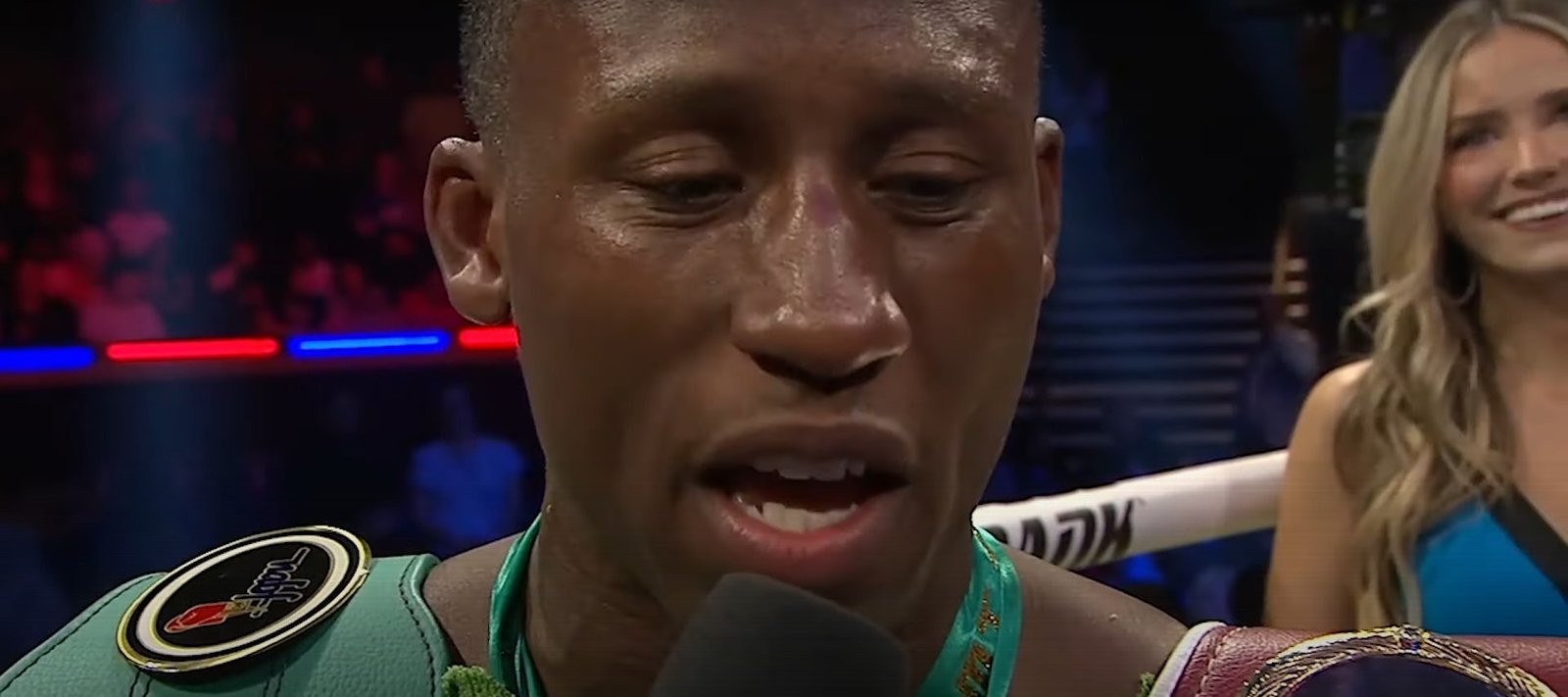 Bruce Carrington Knocks Out Jose Enrique Vivas