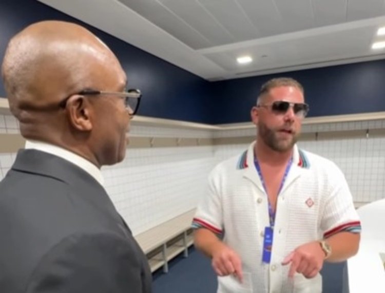 Billy Joe Saunders Is In The House With Nigel Benn For Chris Eubank Jr vs Conor Benn