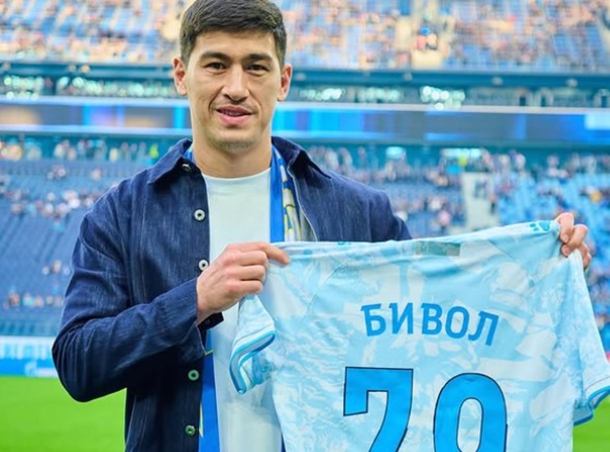 Bivol Gets Huge Soccer Stadium Reception In Saint Petersburg Russia