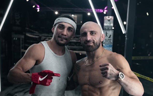 Teofimo Lopez vs Arnold Barboza Fight Purse