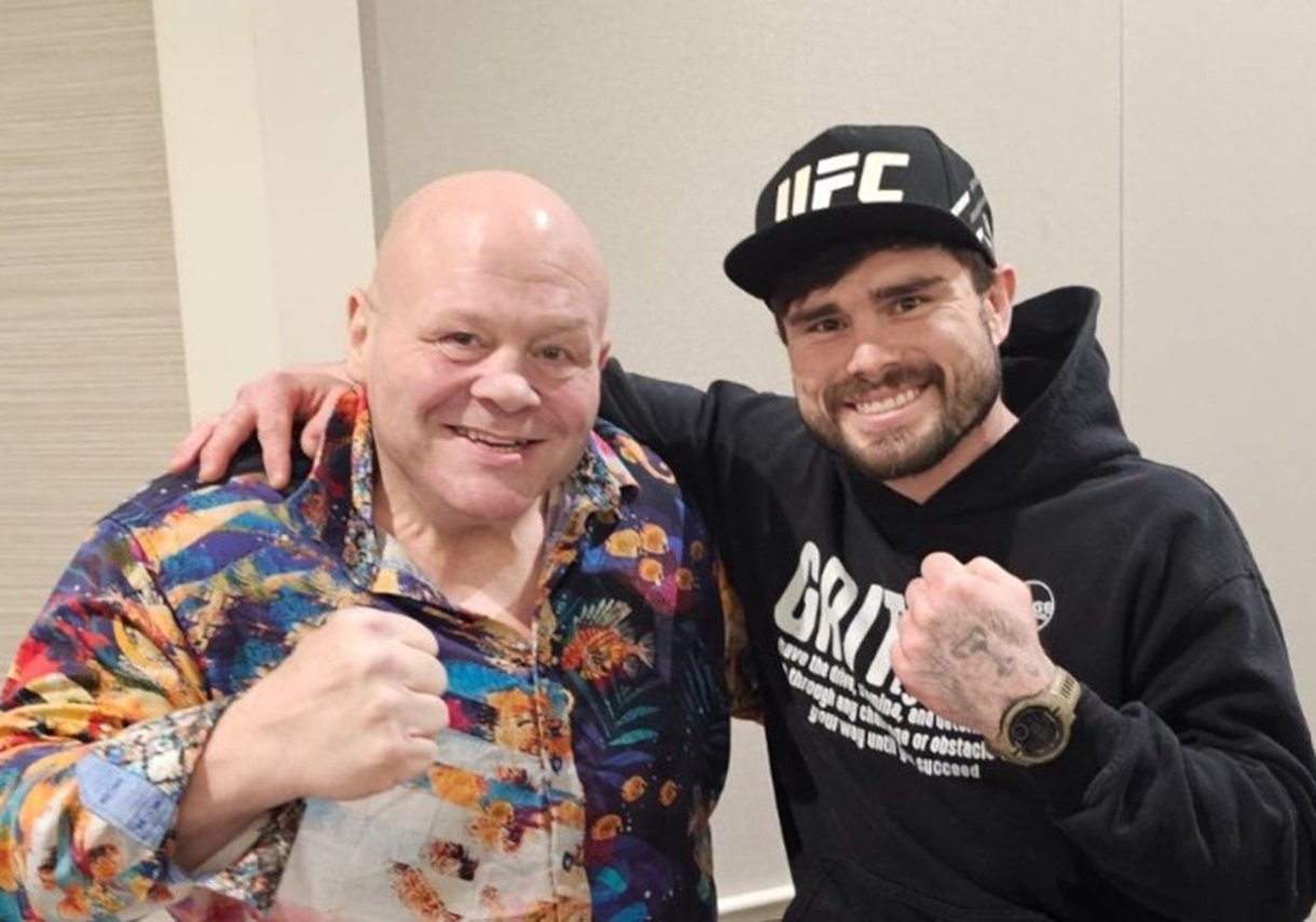 Boxing Legend Wants To Return Only For A Boxing Match Against A Former UFC Heavyweight Champion