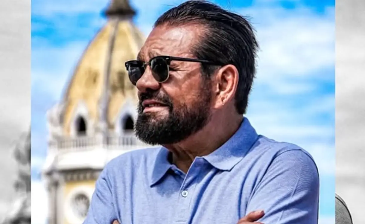 Roberto Duran Goes Back To Panama
