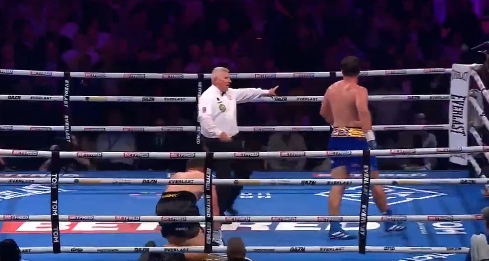 Fat Dave Allen Brutally Knocks Out Johnny Fisher In Rematch In Shock Result 2 Fat Dave Allen Brutally Knocks Out Johnny Fisher In Rematch In Shock Result