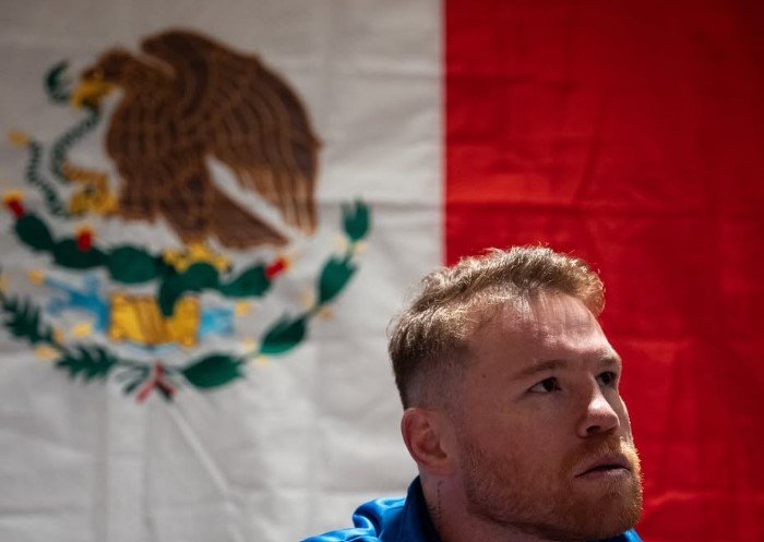 Oscar De La Hoya Makes Surprising Claim In Favor Of Canelo Against Terence Crawford