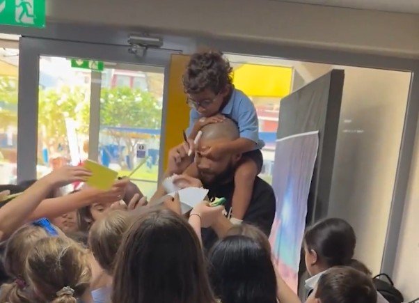 Chris Eubank Jr Gets Hero's Welcome At Kids School 2 eubank 2