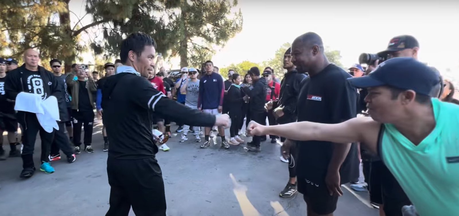 Manny Pacquiao Reunites With Boxing Legend