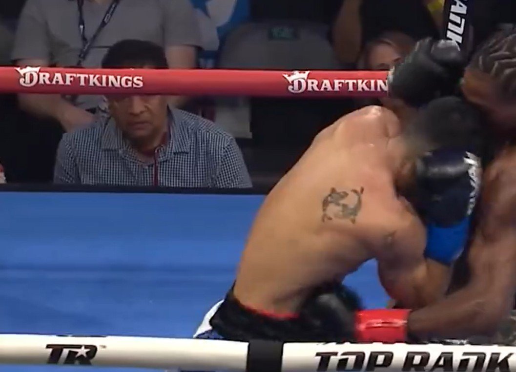 Keyshawn Davis Brother Delivers Brutal Knockout On Card His Brother Had To Be Pulled From For Missing Weight 2 Keyshawn Davis Brother Delivers Brutal Knockout On Card His Brother Had To Be Pulled From For Missing Weight