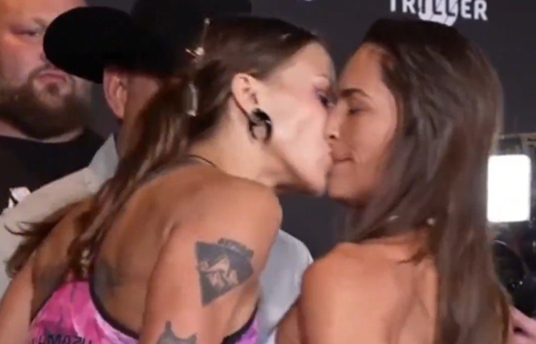 Watch: Woman Kisses Her Opponent At Bareknuckle Boxing Weigh In 2 Woman Kisses Her Opponent At Bareknuckle Boxing Weigh In