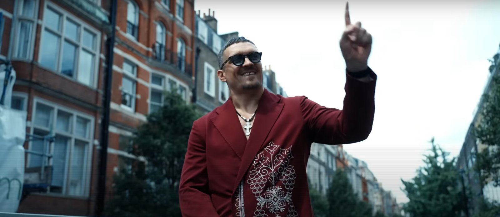 Gigantic Usyk vs Dubois 2 Purse Split