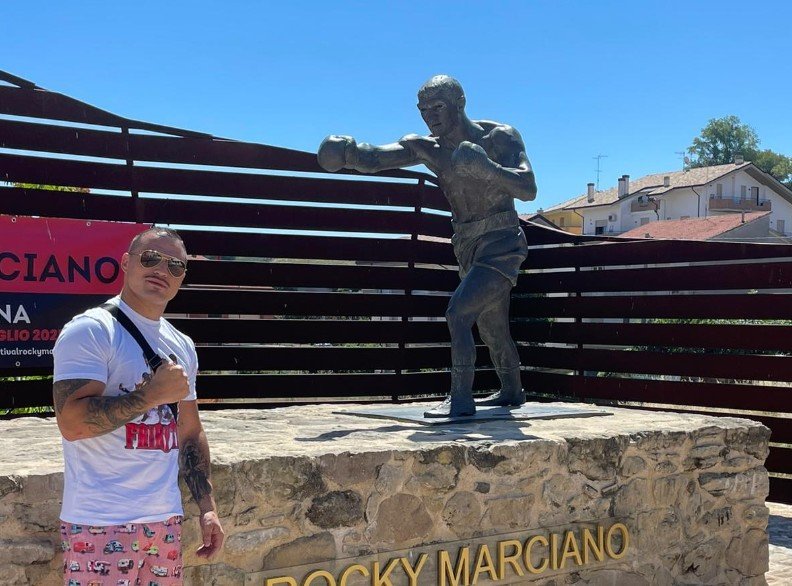 New Italian Boxing Champion Stops At Iconic Rocky Marciano Statue