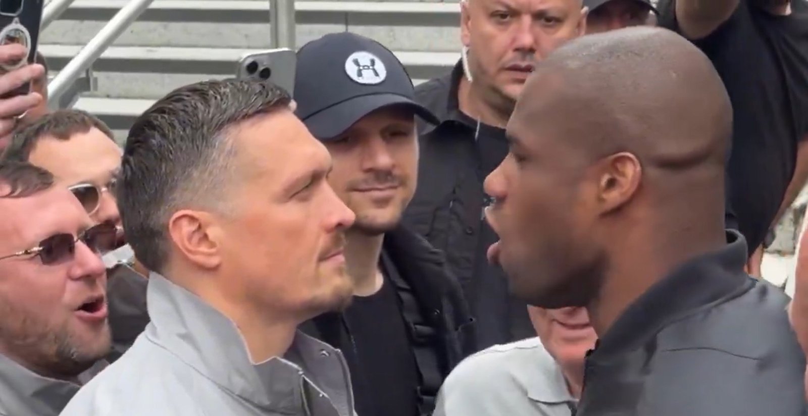 Dubois Shouts In Usyk' Face Usyk' Reaction Says It All