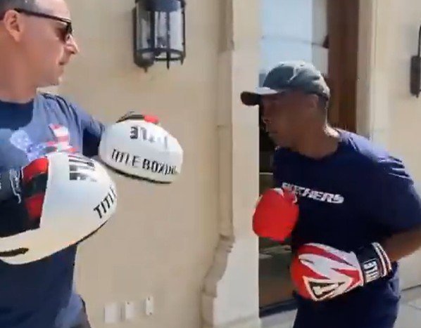 69-Year-Old Ray Leonard Shows He's Still Got It