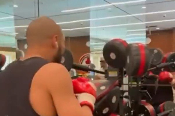 Eubank Jr Training For Power In Benn 2