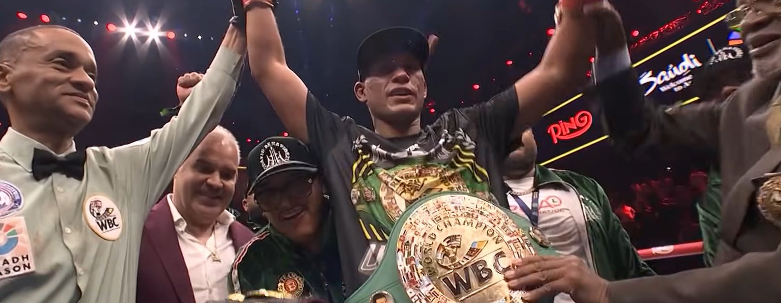 David Benavidez Makes Strange Claim On Dmitry Bivol