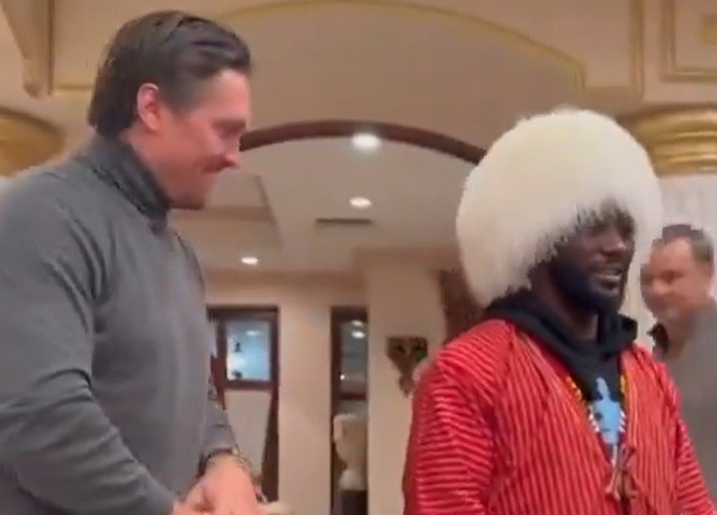 Usyk and Terence Crawford Meet For First Time