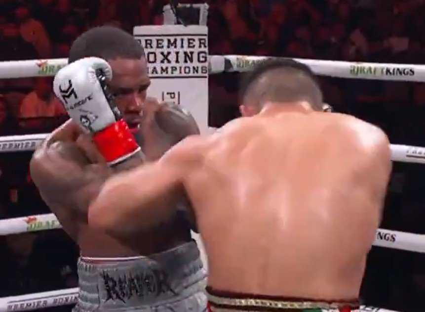 Lamont Roach Blocks And Counter Uppercut's Pitbull Cruz